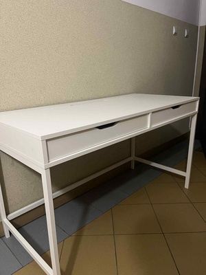 Elbląg Sprzedam używane białe biurko IKEA /ALEX/
wym. wys.76,szer.132,gł.58