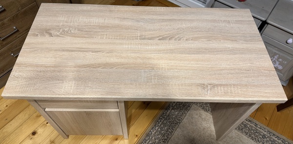 Elbląg Sprzedam biurko w stanie idealnym, jak nowe, kolor-dąb sonoma.
Wymiary 120/60cm.
Odbiór w Elblągu Nad Jarem