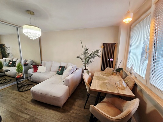 Elbląg Na sprzedaż ustawne 2-pokojowe mieszkanie, w centrum miasta. Mieszkanie usytuowane jest przy ulicy