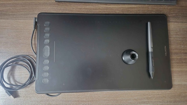 Elbląg Sprzedam tablet graficzny Huion H1161.Urządzenie jest w pełni sprawne, w bardzo dobrym stanie. W zestawie