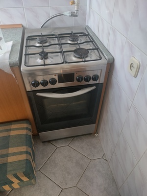 Elbląg Oddam za półdarmo kuchenkę gazową. Odbiór we własnym zakresie.