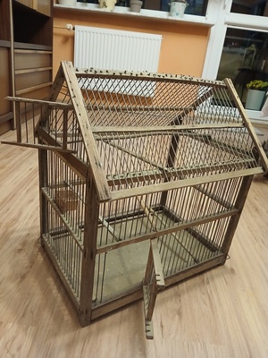 Elbląg Sprzedam klatkę widoczną na zdjęciach. Były w niej ptaszki, ale może być też domem dla innych zwierzątek.