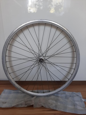 Elbląg Sprzedam koła rowerowe : 
Tył 26 cali stożek pod wolnobieg 35 zł
Przód 26 cali 25 zł
