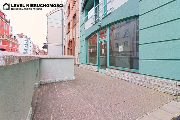 Elbląg LEVEL NIERUCHOMOŚCI  Lokal z witryną na starówceul. Bednarska71,35 m2  NIERUCHOMOŚCI NA POZIOMIE