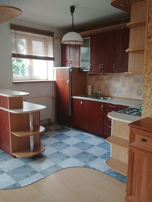 Elbląg DUŻA, PRZESTRONNA KAWALERKA Z BALKONEM
CENA WYNAJMU 1600 zł
I PIĘTRO
MEDIA Z MIASTA
NAJEM OKAZJONALNY
Wynajmę