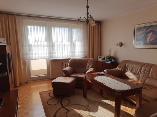 Elbląg Sprzedam mieszkanie. Powierzchnia 65,2 m&sup2;Ogrzewanie CO miejskiePiętro 3/3,bez windyCzynsz ok.1200,0 zł dla