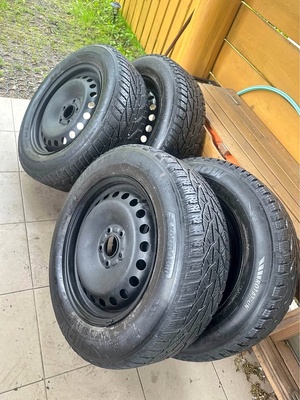Elbląg Koła stalowe z oponami zimowymi. Opony Kormoran zimowe 215/60/R16 99H - stan bardzo dobry. Kola jeździły w Ford