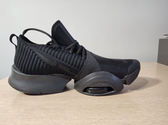 Elbląg Sprzedam buty do fitnessu Nike Air zoom superrep. Ani razu nie noszone! Rozmiar 45,wkładka 29cm. Cena 300zl.