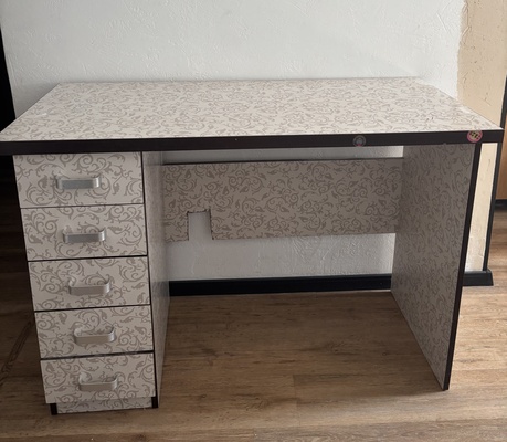 Elbląg Sprzedam biurko szerokość 122cm, wysokość 85 cm