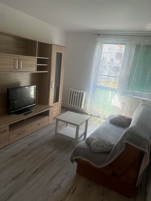 Elbląg Do wynajęcia mieszkanie 3 pokojowe z balkonem na ul. Wadysława IV
Powierzchnia 48m2 
* 1 piętro 
* Umeblowane
*