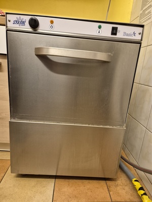 Elbląg Sprzedam zmywarkę gastronomiczną SZRON. 
 Działająca, w dobrym stanie, z oryginalnymi koszami.