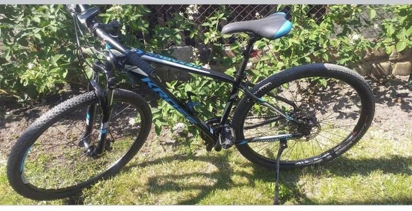 Elbląg KROSS Hexagon 4.0 29
-koła 29
- rama aluminiowa 17 (rozmiar S)
- amortyzator SR Suntour XCT
- mechaniczne