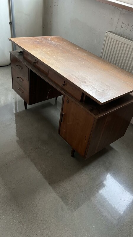 Elbląg Na sprzedaż stylowe biurko retro z okresu PRL (style Mid-Century Modern / vintage) na charakterystycznych