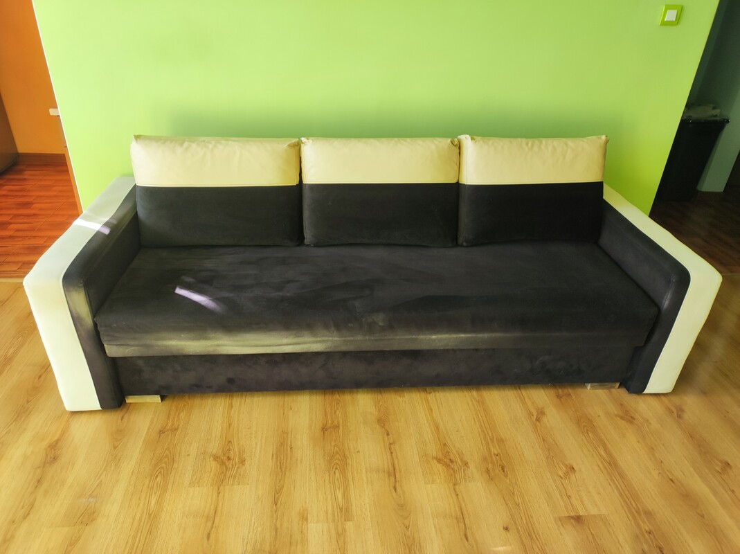 Elbląg Oddam za darmo sofę o wym. długość 240cm, szer. siedziska74cm, pow. spania po rozłożeniu sofy 137x202cm. Sofa