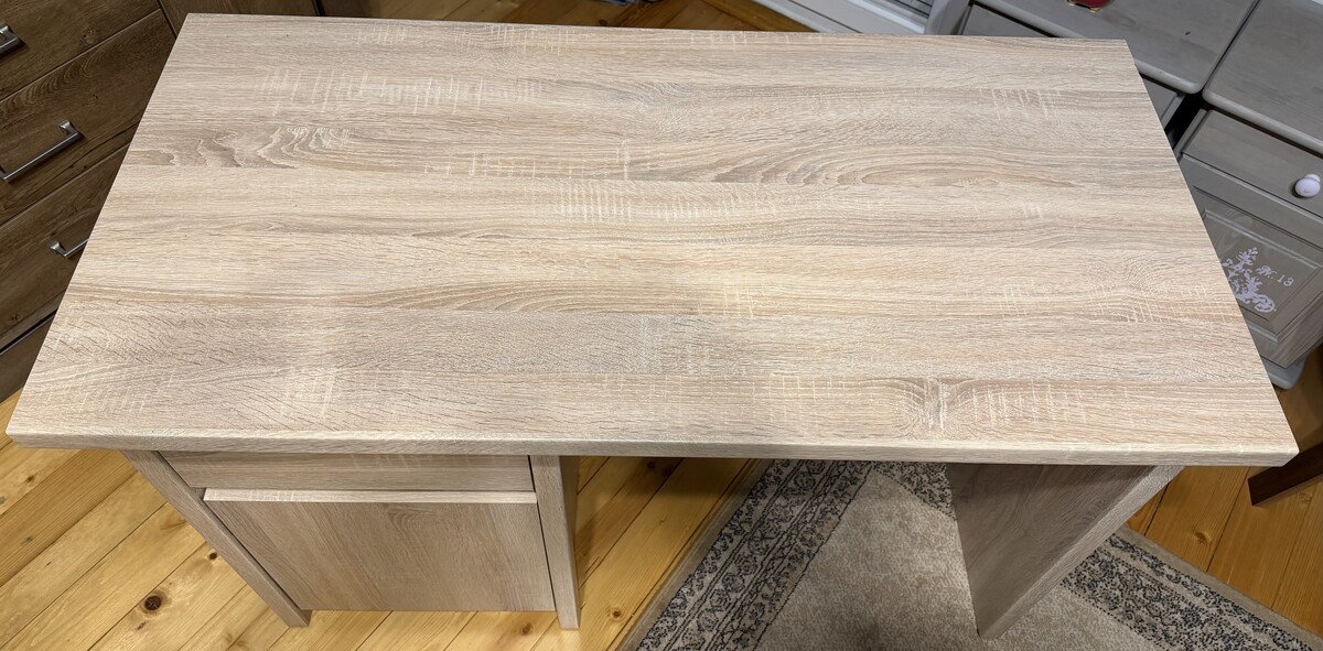 Elbląg Sprzedam biurko w stanie idealnym, jak nowe, kolor-dąb sonoma. 
Wymiary 120/60cm. 
Odbiór w Elblągu Nad Jarem