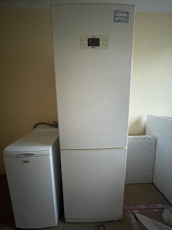 Elbląg Sprzedam lodówko - zamrażarkę LG no frost o wymiarach: 
wys.1896 cm, szer.595 cm 
głębokość 617 cm
pojemność