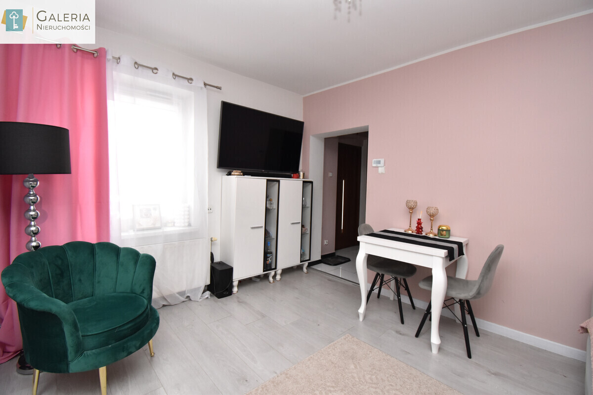 Elbląg GALERIA NIERUCHOMOŚCIZ pasji i miłości do nieruchomościNa sprzedaż:&nbsp; Dwa pokoje z prywatnym wejściem i