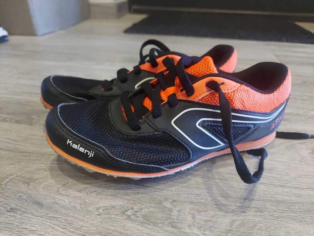 Elbląg Sprzedam kolce do biegania At start Kalenji w rozm : 33,34,35,36 i 39.Stan b. dobry. Każda z pary po 50 zl