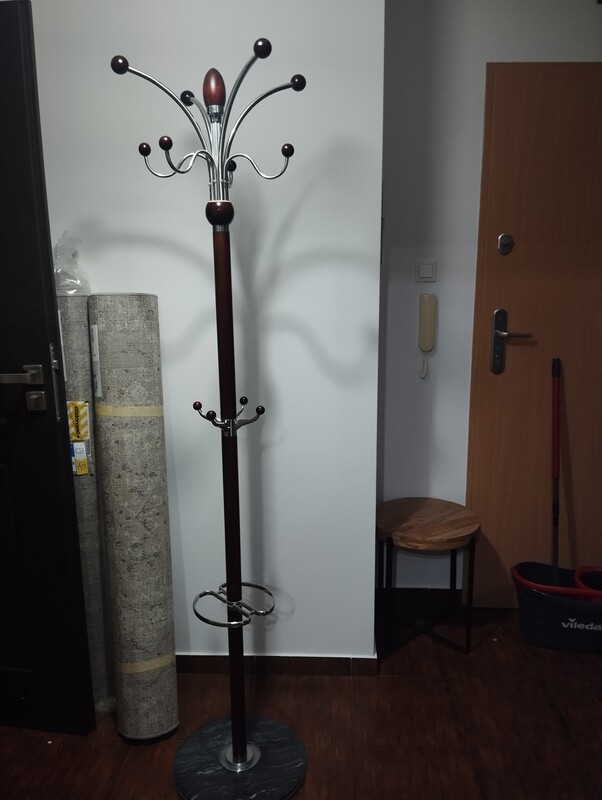 Elbląg Sprzedam oryginalny wieszak na ubrania i parasolki. Stan bardzo dobry.