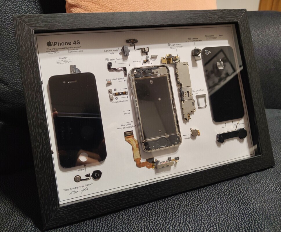 Elbląg Sprzedam ramkę z iPhonem 4S rozebranym na części. 
Super gratka dla miłośników GSM
Prawdziwy iPhone,