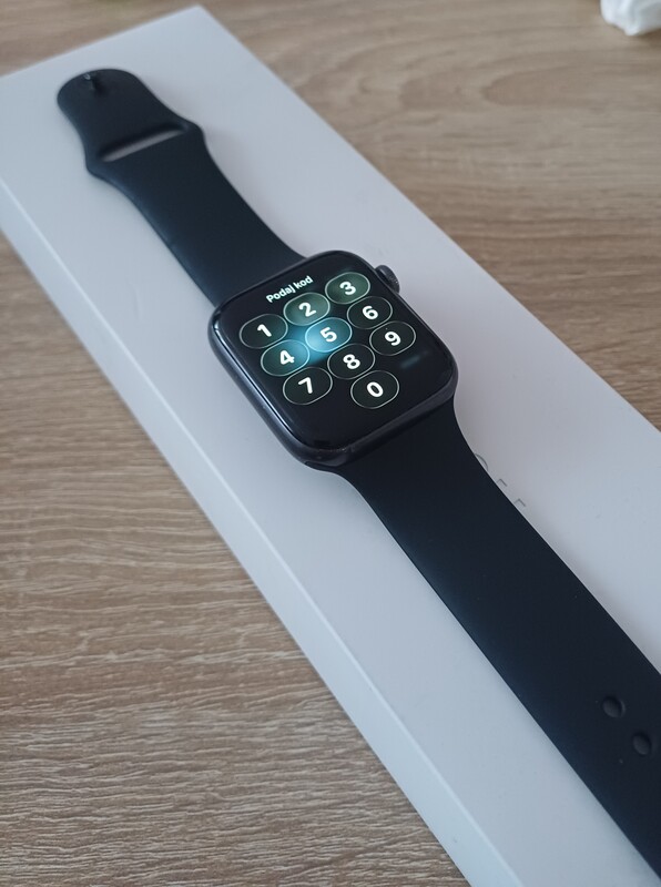 Elbląg Sprzedam widoczny na zdjęciach zegarek Apple Watch 6  GPS + Cellular. 
Apple jest sprawny i nic złego z nim się
