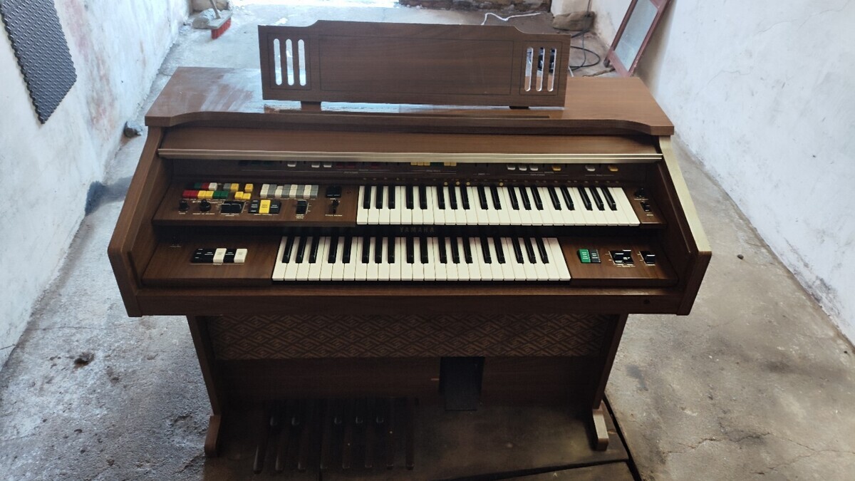 Elbląg Yamaha Electone B-75 &ndash; klasyczne organy elektroniczne z pedałami