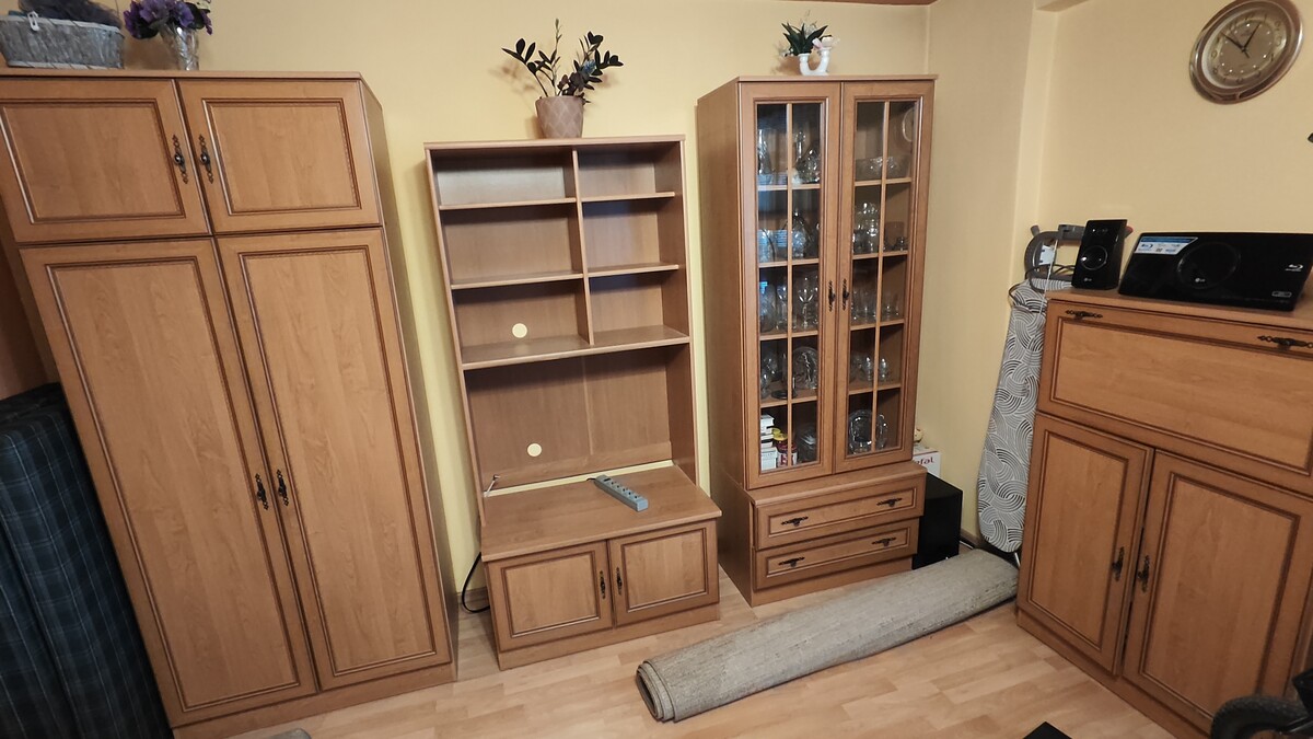 Elbląg Do oddania za darmo meble zakupione swego czasu w sklepie Black Red White w stanie bardzo dobrym, w kolorze