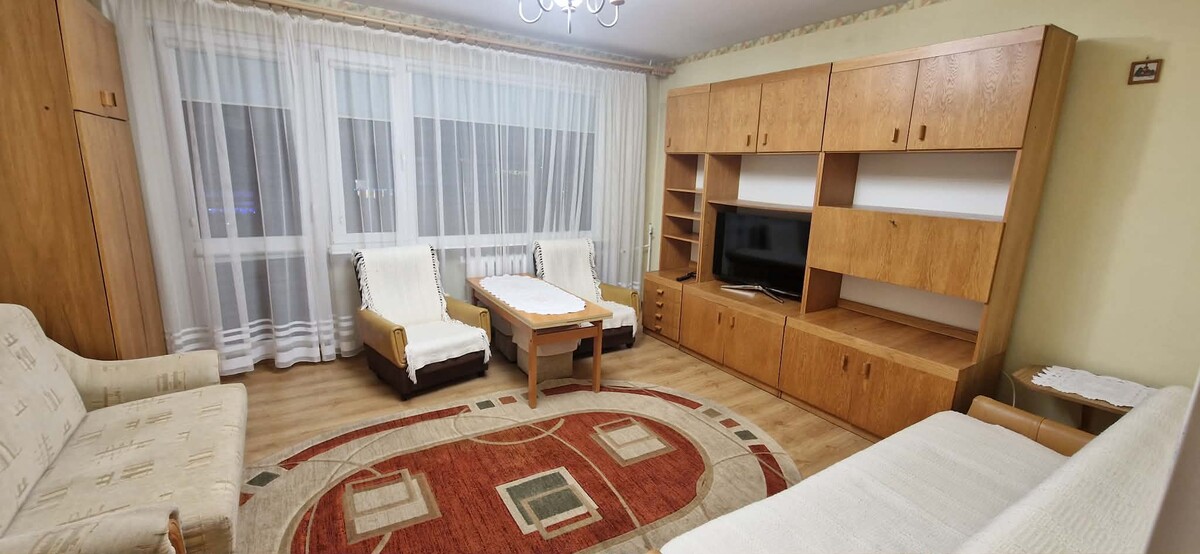 Elbląg Wynajmę kawalerkę o powierzchni 34m2 na osiedlu Nad Jarem. Mieszkanie posiada odrębny słoneczny