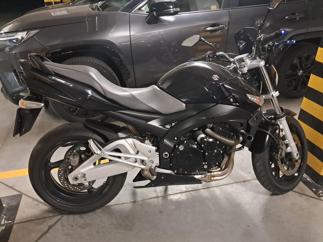 Elbląg Sprzedam motocykl Suzuki GSR600,2007 rok, stan bardzo dobry, przebieg 48 000 km, garażowany, nowa opona,