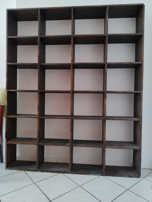 Elbląg Sprzedam duży, drewniany regał na książki o wym; wys 203 cm. , szer168 cm, gleb. .. 25 cm. .Cena 360zl. Oraz