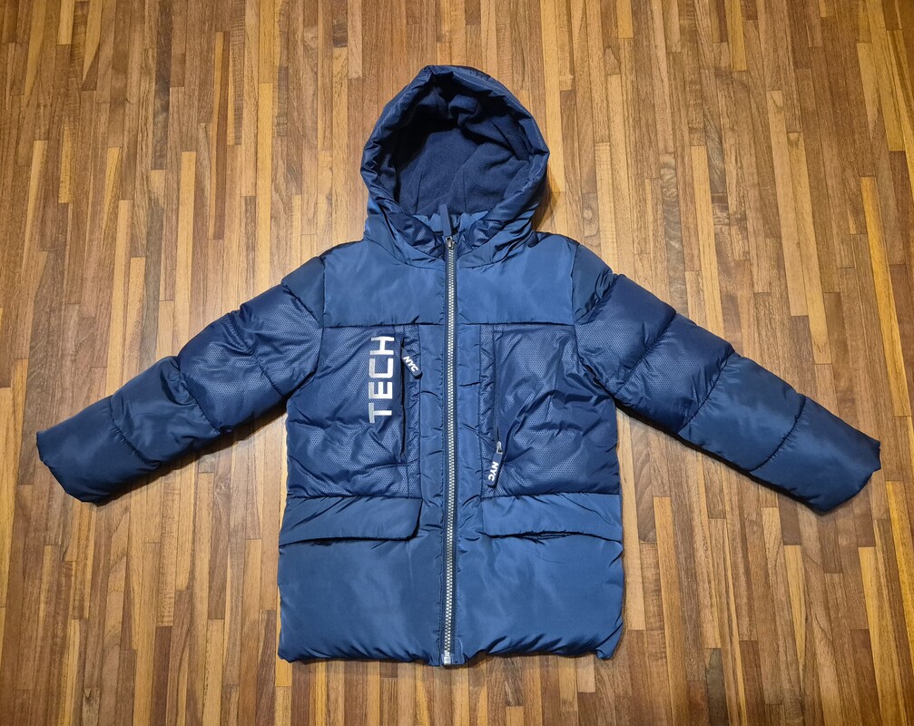 Elbląg Kurtka zimowa z kapturem dla chłopca w rozmiarze 116.
Kolor granatowy, zakupiona w sklepie C& A.
Po jednym