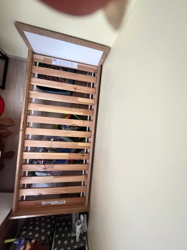 Elbląg Łóżko dziecięce widoczne na zdjęciach wraz z wysokiej jakości materacem. Idealne dla dzieci 5-15lat. Wymiary na