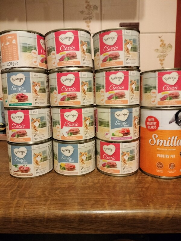 Elbląg Zamienię 14 puszek karmy ze zdjęcia (200g i jedna 400g)bez zbóż na 14 puszek karmy gourmet gold bądź Sheba.