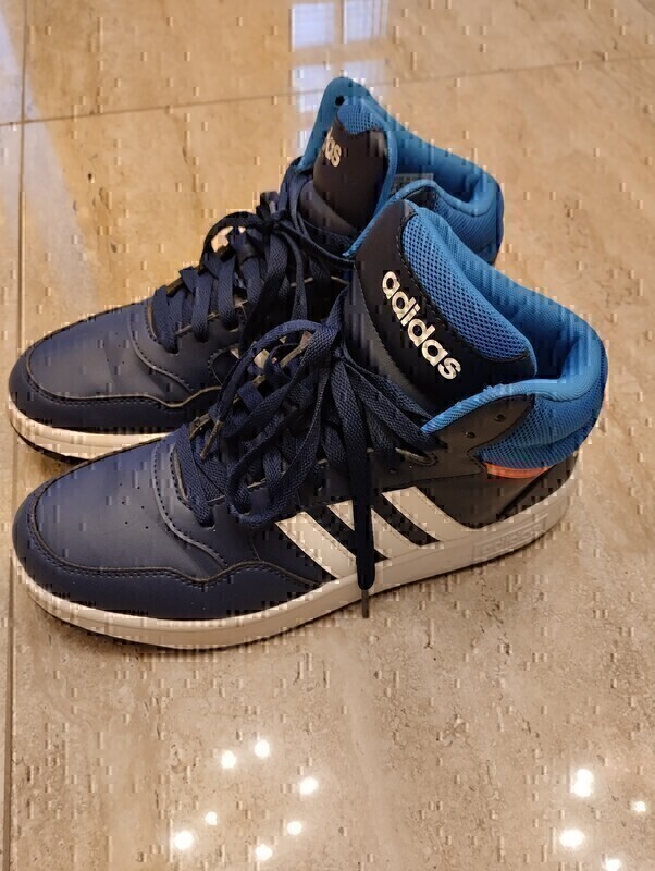 Elbląg Sprzedam buty firmy Adidas rozmiar 40. Założone 2-krotnie. Brak śladów użytkowania