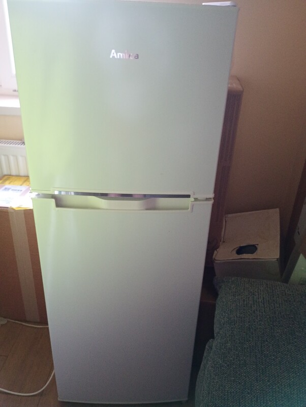 Elbląg Oddam lodówkę Amica wolnostojąca 150 w dobrym stanie technicznym, sprawna oraz drzwi kuchenne lub pokojowe