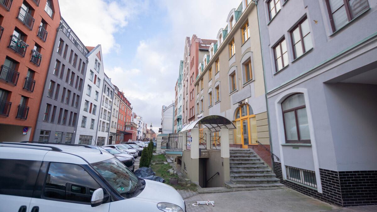 Elbląg * * * ABC NIERUCHOMOŚCI * * *NOWOŚĆ! DO WYNAJĘCIA LOKAL HANDLOWO-USŁUGOWY2 pomieszczenia o pow. 54 m2zaplecze