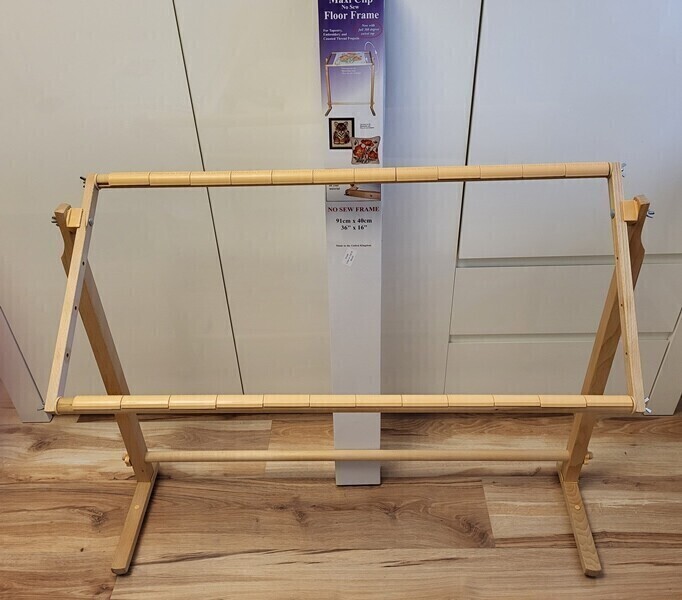 Elbląg Sprzedam duży stojak do haftu z ramą o wymiarach 91cm x 41cm. Stojak kupiony w sklepie Hobby studio. Stojak