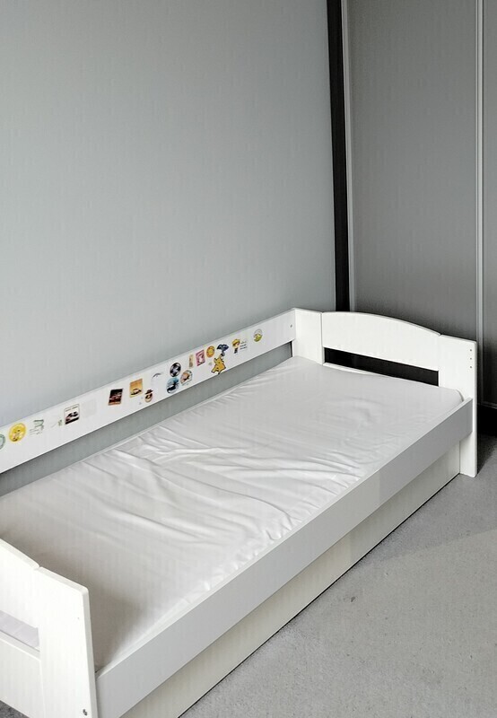 Elbląg Sprzedam łóżko dla dziecka 160x80 białe z szufladą pod spodem. 
Cena 100 zł.