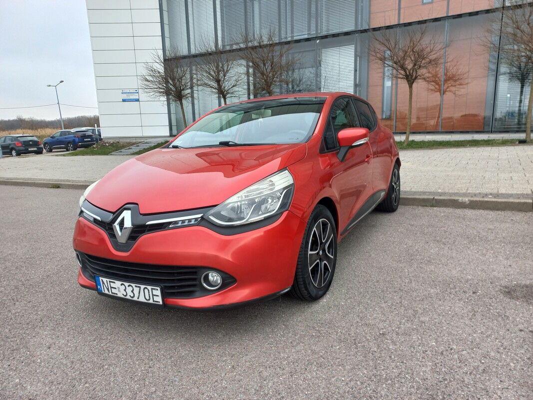 Elbląg Sprzedam czerwone Renault Clio.2013 r. , sedan, benzyna, pierwsza rejestracja 2014,pierwszy właściciel,