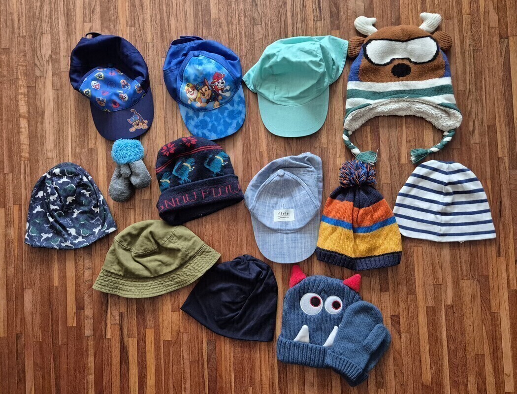 Elbląg Czapki, rękawiczki dla chłopca w rozmiarze 110.
Różne rodzaje, z daszkiem, na zimę cienkie i grube, jak na