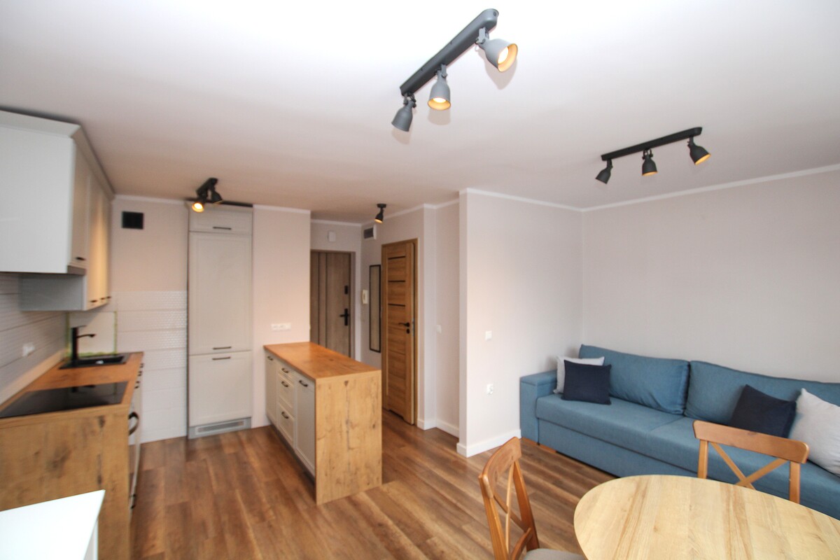 Elbląg NIERUCHOMOŚCI ANNA KRASZEWSKA&nbsp; Dwa pokoje po generalnym remoncie w centrum miasta&nbsp; ul.12 Lutego&nbsp;