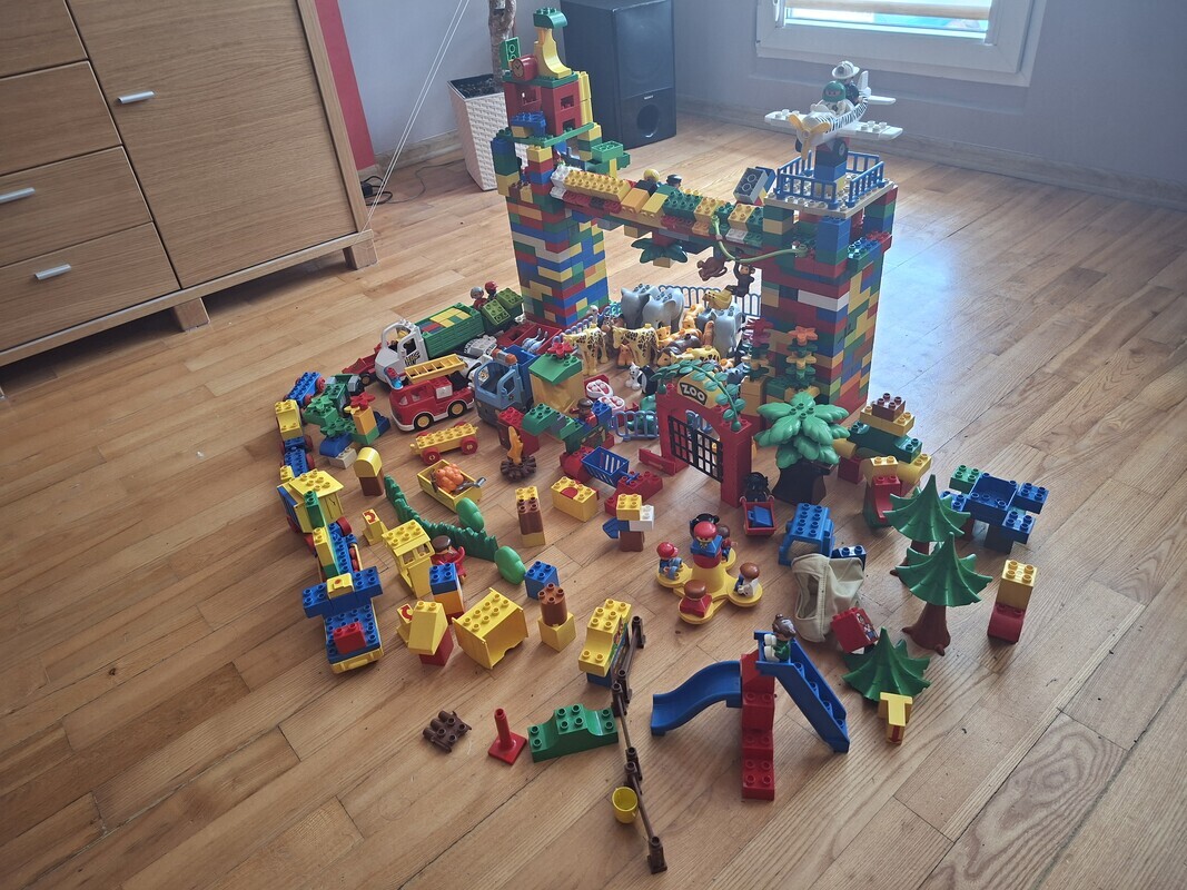 Elbląg Sprzedam używane Lego Duplo, różne zestawy, w tym m. in. ZOO, Safari, cegielki, figurki, zwierzęta, a także