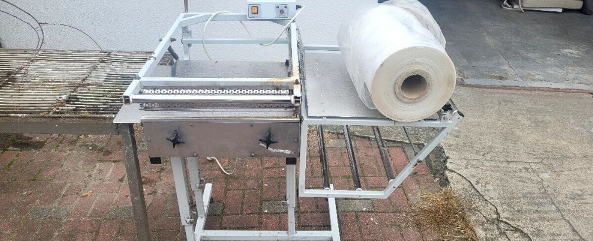 Elbląg Sprzedam zgrzewarkę do folii
Dodatkowo pospawany  stół prowizoryczny do umieszczenia produktów 
GRATIS cała