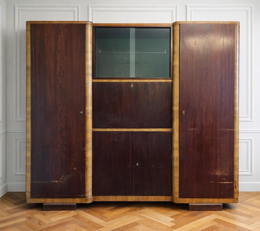 Elbląg Drzwi na mosiężnych zawiasach taśmowych. Zamki sprawne Zadbana, czysta, bez uszkodzeń, bez korników. Do małej