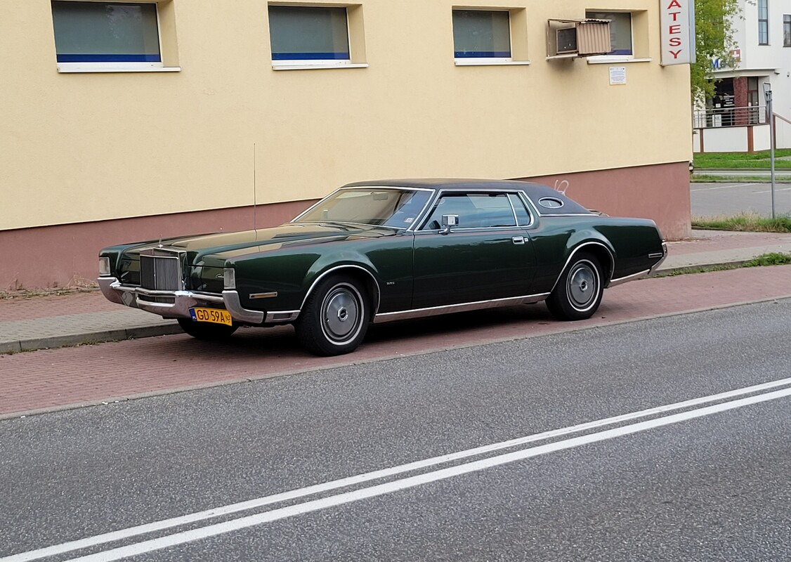 Elbląg Lincoln Continental Mark IV Coupe zielony klasyk
