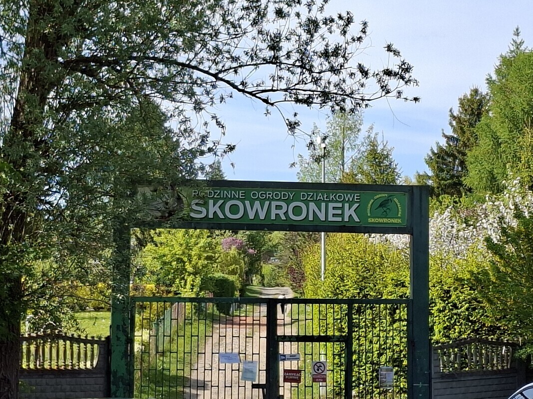 Elbląg Sprzedam działkę ROD SKOWRONEK przy ulicy Okrężna.
Powierzchnia działki 380m na działce znajduje sie murowana