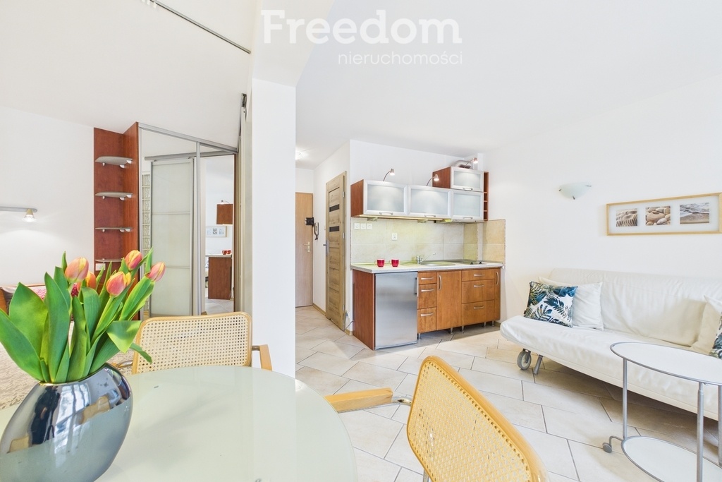 Elbląg FREEDOM NIERUCHOMOŚCISprzedam mieszkanie - Krynica morska, Żeromskiego.&nbsp;Przytulne studio (lokal