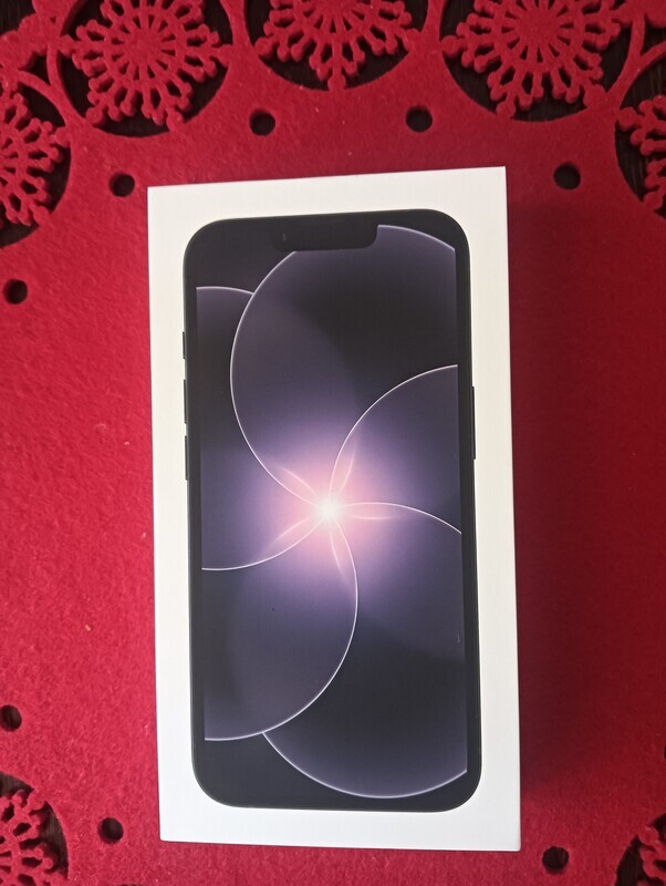 Elbląg Sprzedam nowego fabrycznie zamkniętego 
iPhona 17e czarny, 512GB model A3634.
Do lekkiej negocjacji.