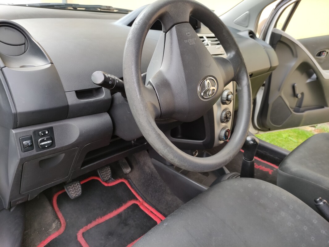 Elbląg Sprzedam Toyotę Yaris 1.0,2006 r.