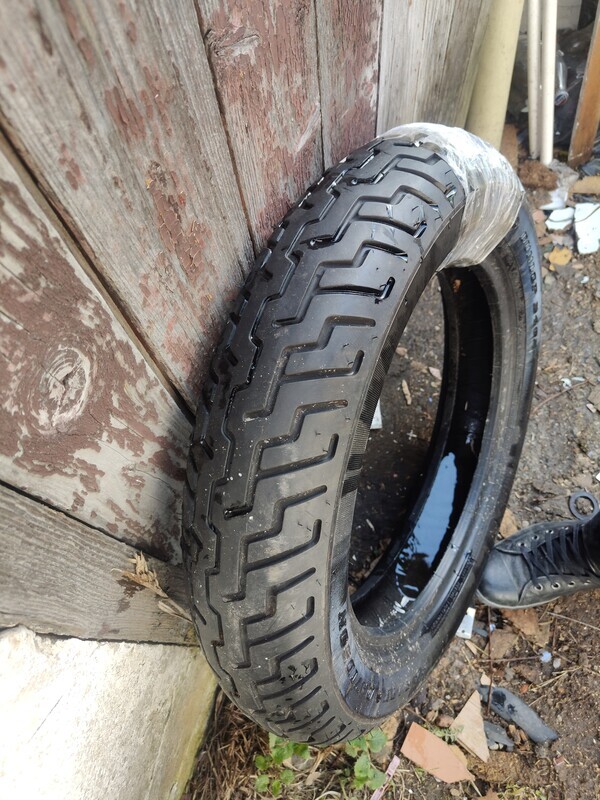 Elbląg Sprzedam nową oponę DUNLOP 402F. .. nowa jak widać na zdjęciach. .. Na oponie jest napis Harley Davidson. ..